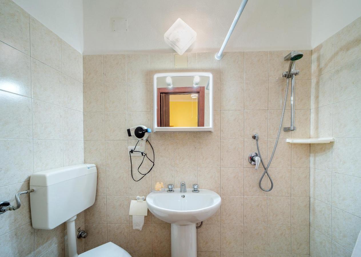 Rosa Lentorada Apartment Bosa Exterior photo